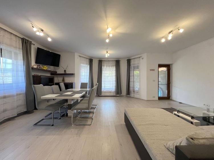 Duplex cu 5 camere cu Canalizare în Dumbrăvița
