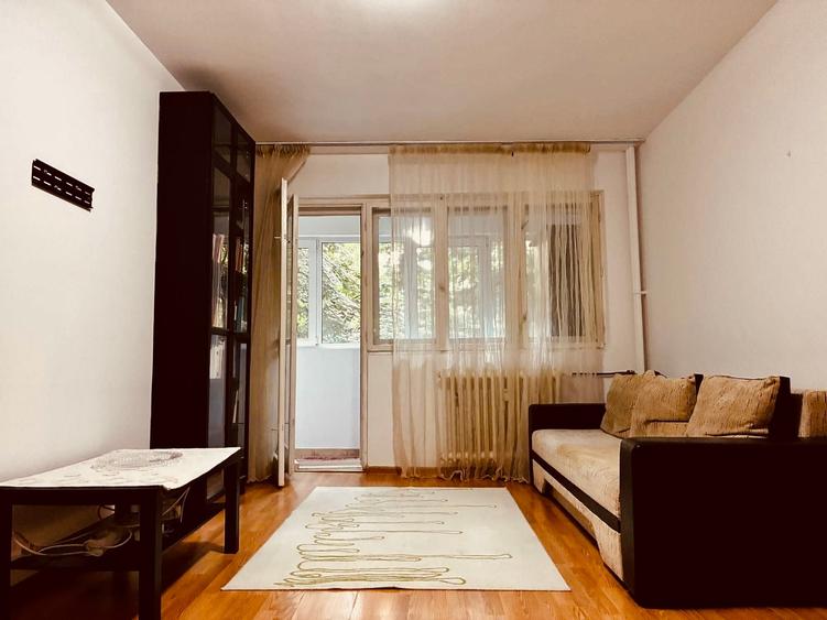 Apartament cu 2 camere semidecomandat, mobilat în P-ța Muncii