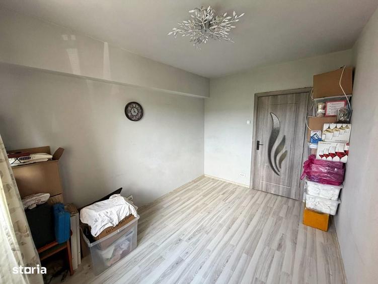 Apartament cu 3 camere decomandat în Republicii