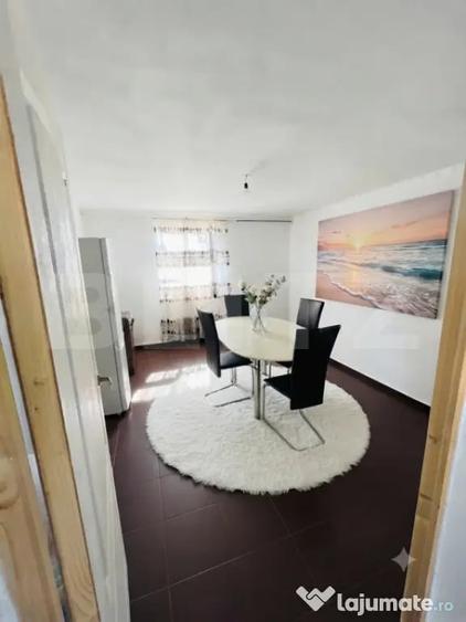 Casă cu 3 camere cu Teren 2893 Mp în Central