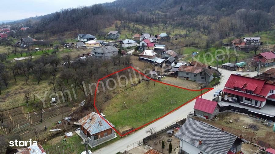 Teren de 1858 mp, în Albești
