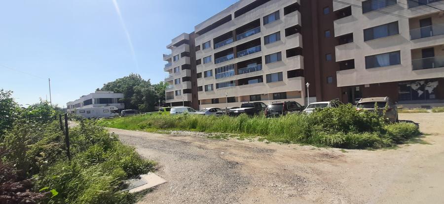 Teren Construcții intravilan de 1004 mp, în Est