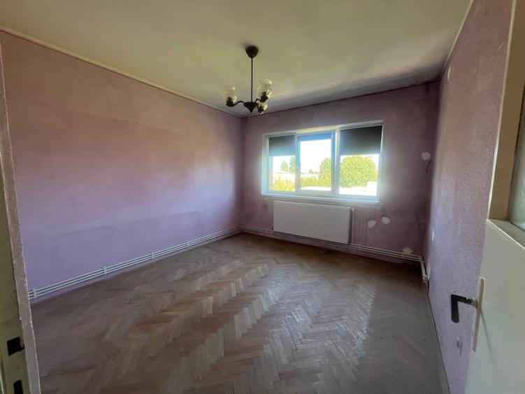 Apartament cu 2 camere semidecomandat în City Park Mall
