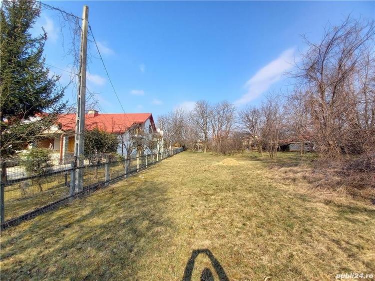 Teren de 3000 mp, în Cornu