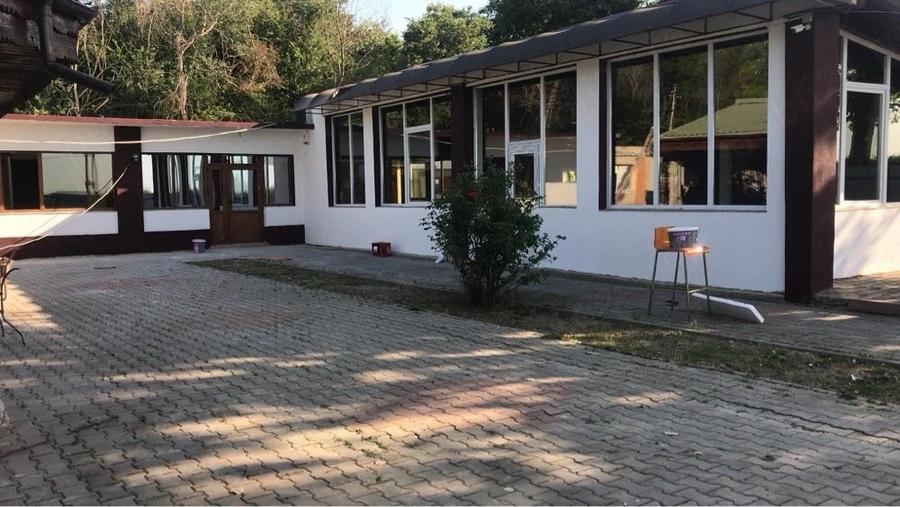 Spațiu comercial, de 2,200 mp, în Central