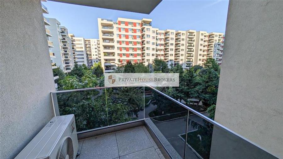Apartament cu 3 camere semidecomandat, mobilat în Pipera
