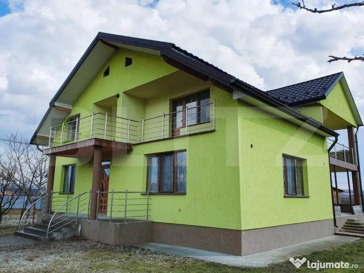 Casă cu 5 camere cu Teren 5000 Mp în Central