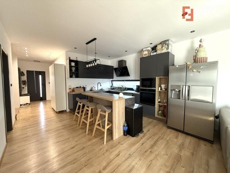 Duplex cu 4 camere cu Canalizare în Dumbrăvița