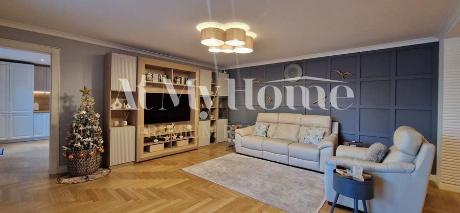 Apartament cu 3 camere decomandat, mobilat în Băneasa
