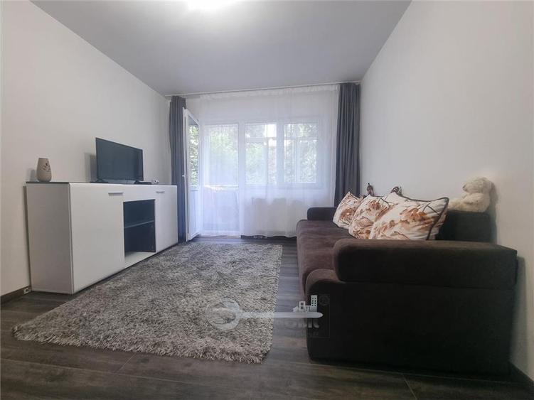 Apartament cu 2 camere semidecomandat în Tătăruși