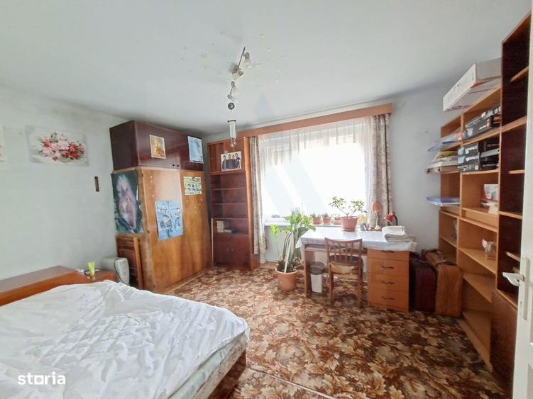 Casă cu 5 camere cu Canalizare în Sub Arini