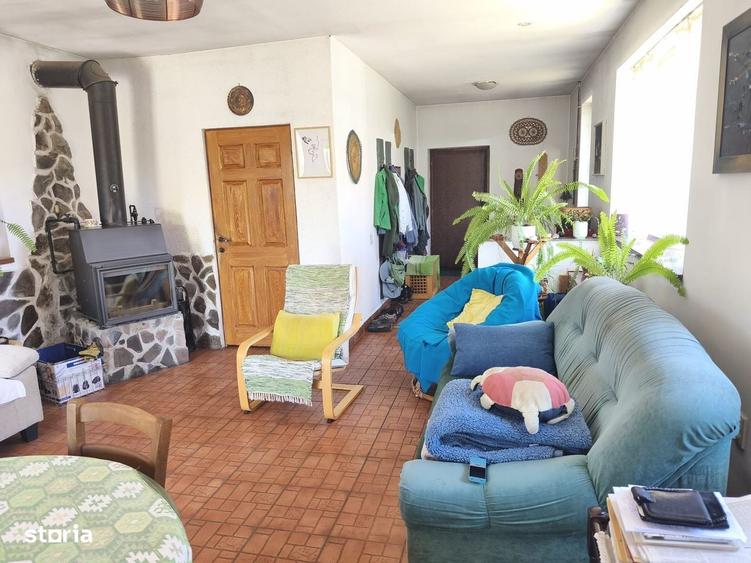 Casă cu 3 camere în Ernei