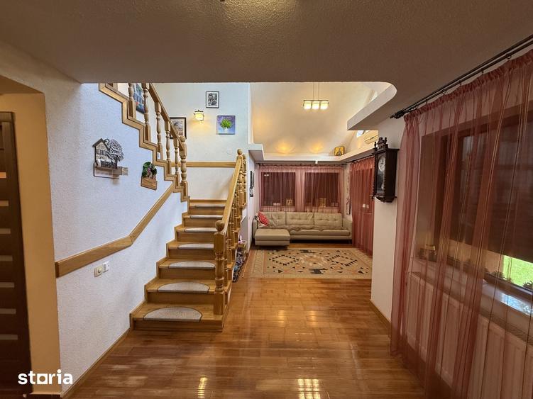 Casă cu 4 camere cu Teren 1700 Mp în Central