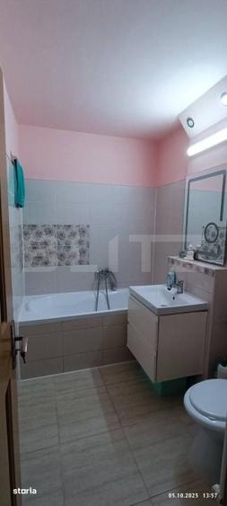 Apartament cu 3 camere decomandat în Florilor