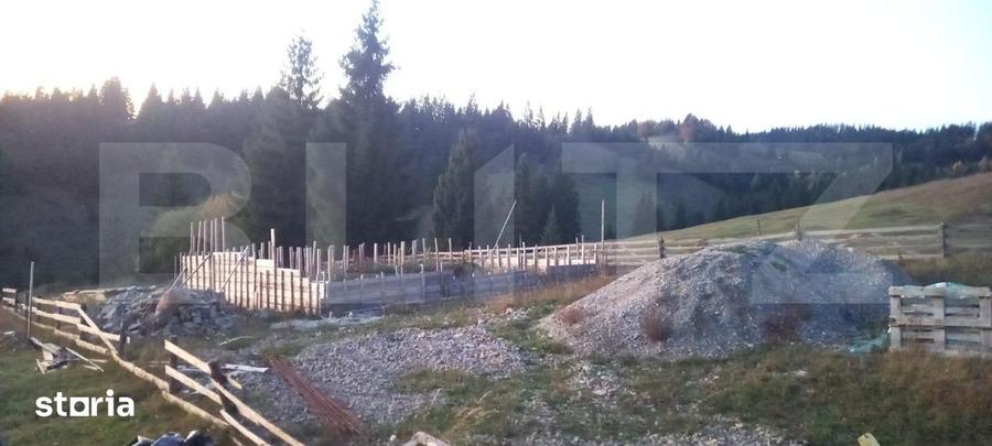 Teren de 2400 mp, în Dorna Candrenilor