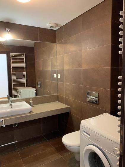 Apartament cu 3 camere decomandat în Barbu Văcărescu