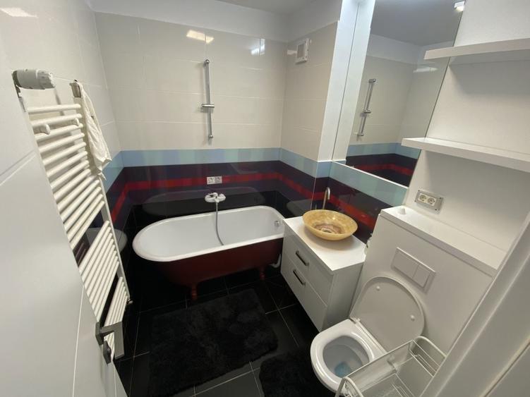 Apartament cu 3 camere decomandat, mobilat în Medicină