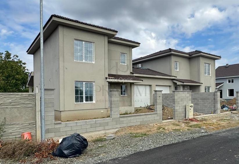 Casa spațioasa – 4 Dormitoare – Despartita prin Garaj (140 mp utili, 400 mp