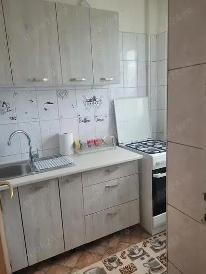 Garsonieră decomandată în Sud