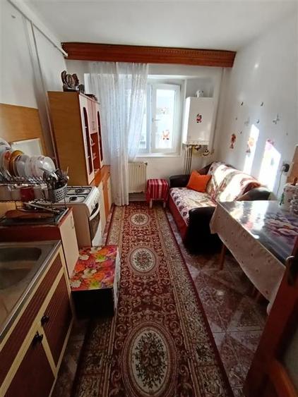 Apartament cu 4 camere decomandat în Obor
