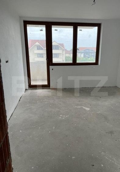 Apartament cu 3 camere semidecomandat în Careiului