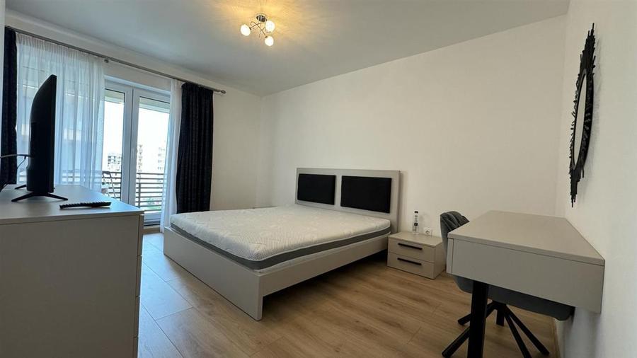 Apartament cu 2 camere decomandat, mobilat în Tractorul