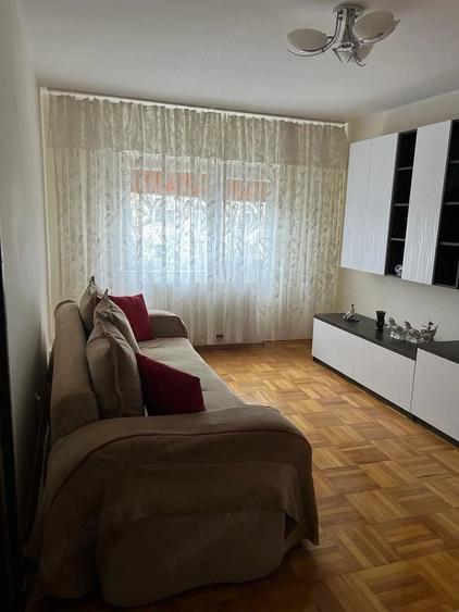 Apartament cu 2 camere decomandat în Micro 17