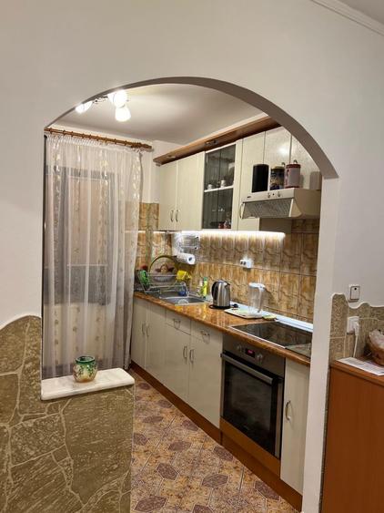Apartament cu 4 camere decomandat în Central