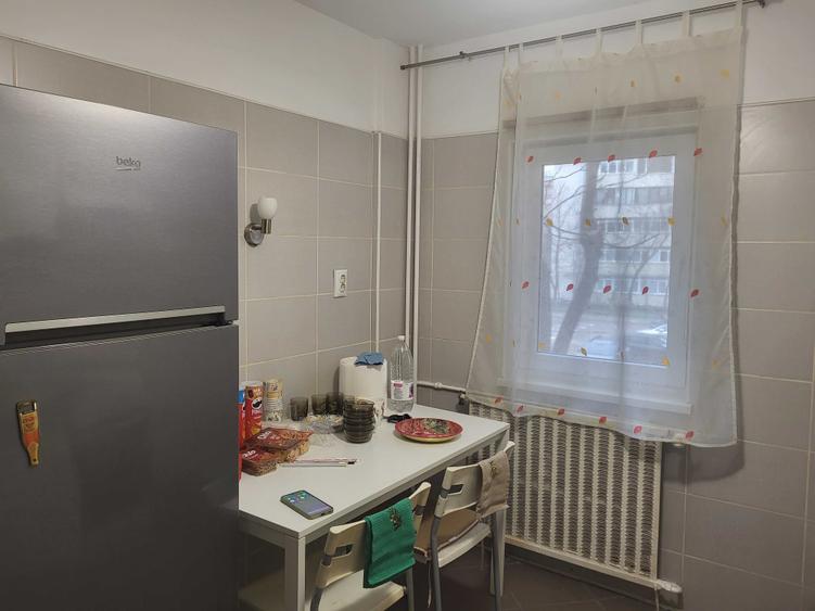 Apartament cu 2 camere decomandat în Vitan