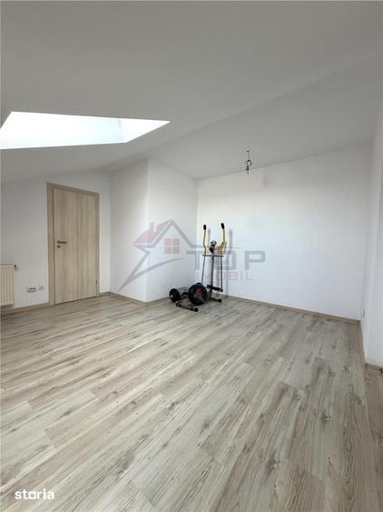 Apartament cu 3 camere decomandat în Cug