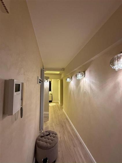 Apartament cu 3 camere decomandat, mobilat în Apollo