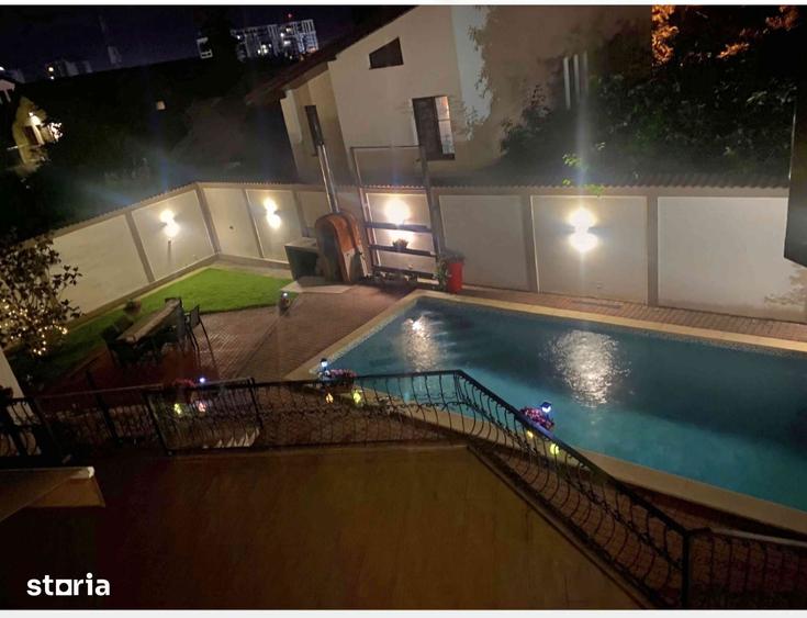 Casă cu 5 camere cu Teren 835 Mp în Rovine