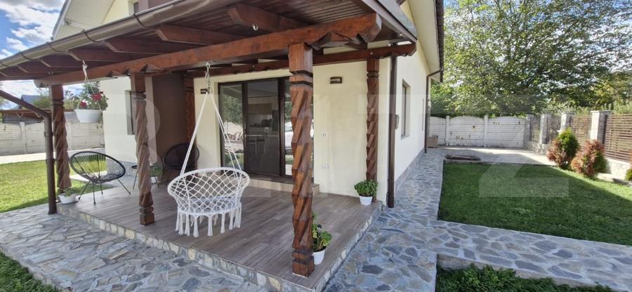 Casă individuală cu 5 camere cu Garaj în Pucioasa