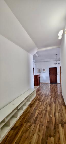 Penthouse cu 4 camere decomandat în Andrei Mureșanu
