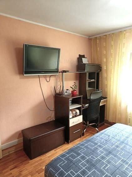 Apartament cu 2 camere decomandat, mobilat în Piața Centrală