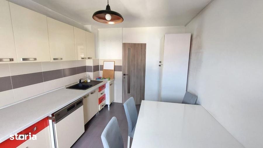 Apartament cu 3 camere decomandat în Calea Dumbrăvii