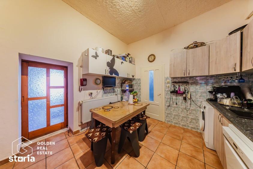 Casă cu 3 camere cu Teren 1778 Mp în Central
