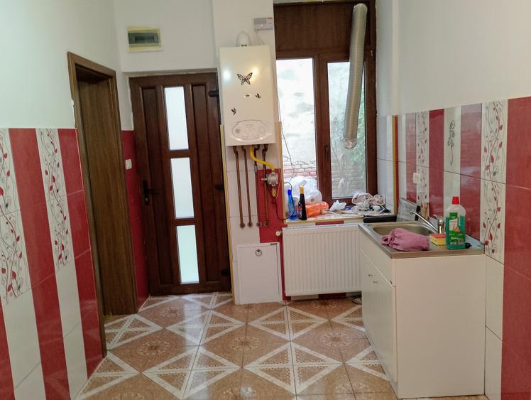 Casă cu 2 camere cu Canalizare în Traian