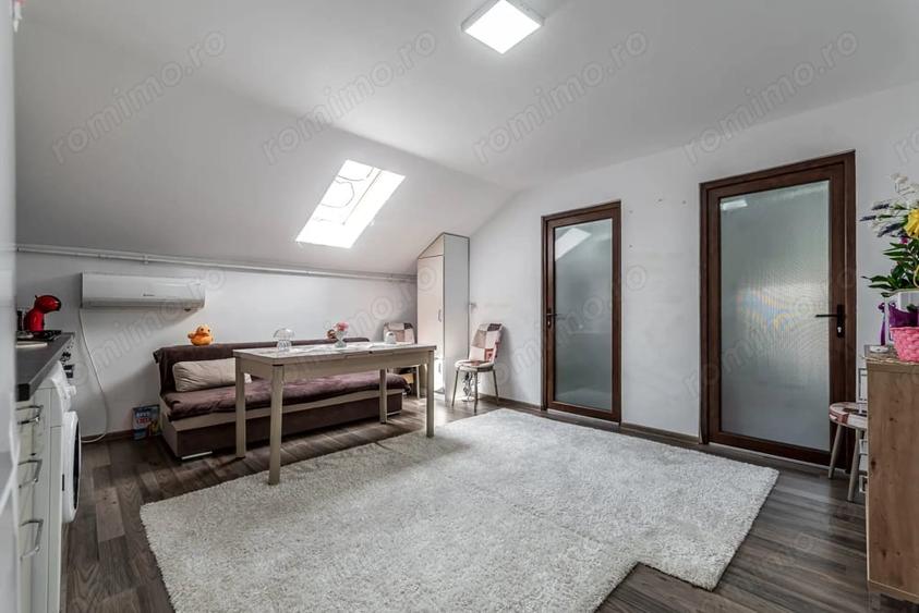 Apartament cu 3 camere decomandat în Est
