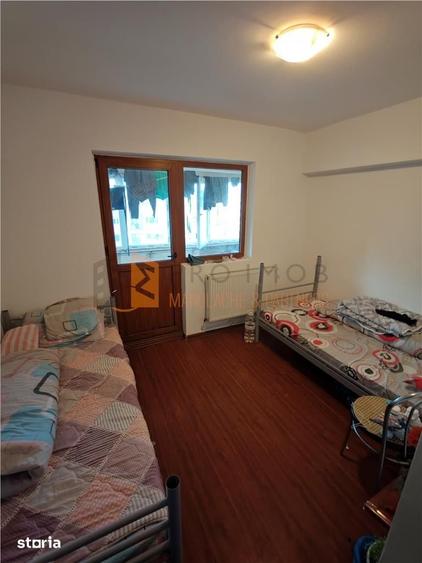 Apartament cu 4 camere decomandat, mobilat în Unirii Sud