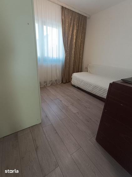 Apartament cu 3 camere decomandat în Petros