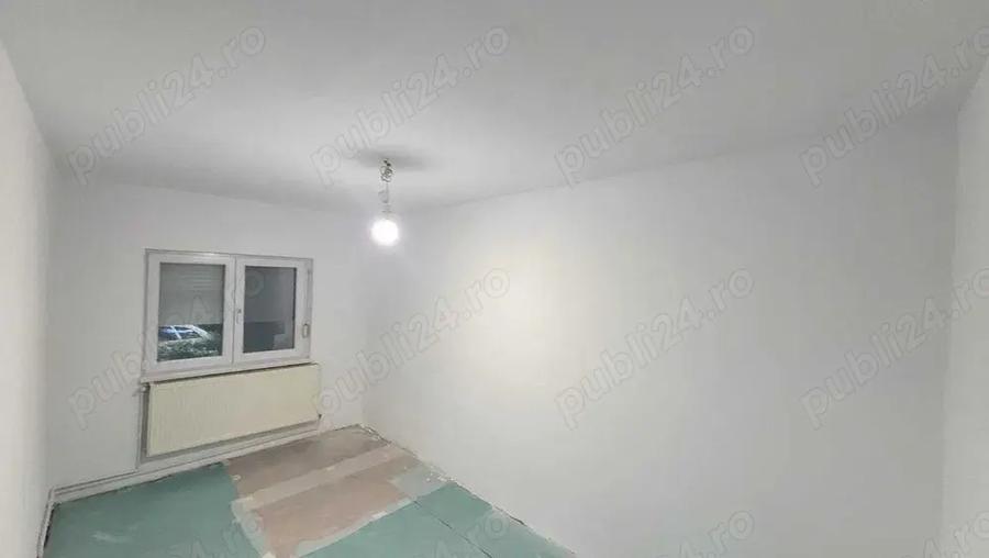 Apartament cu 3 camere decomandat, mobilat în Aradului