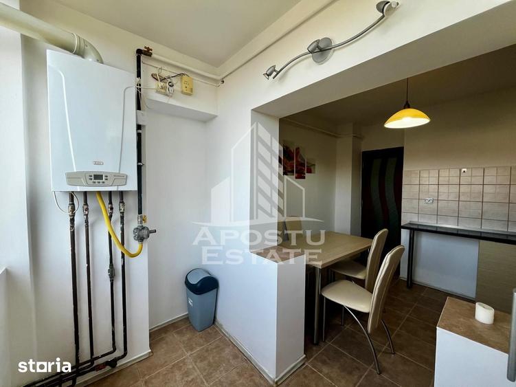 Apartament cu 3 camere decomandat în Est