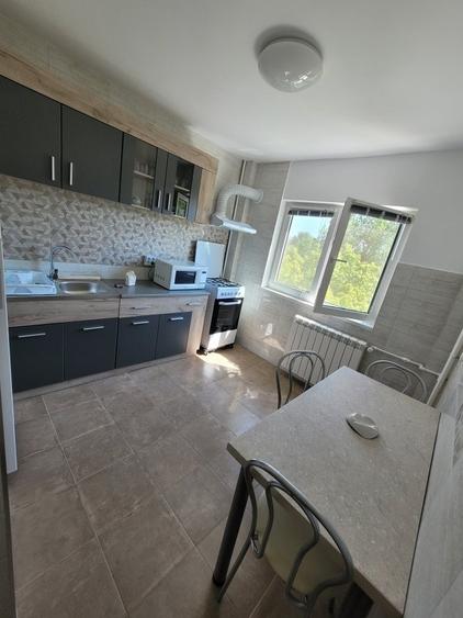 Apartament cu 3 camere decomandat în Politehnica