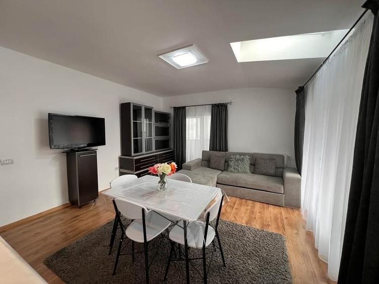 Apartament cu 2 camere decomandat în Florești