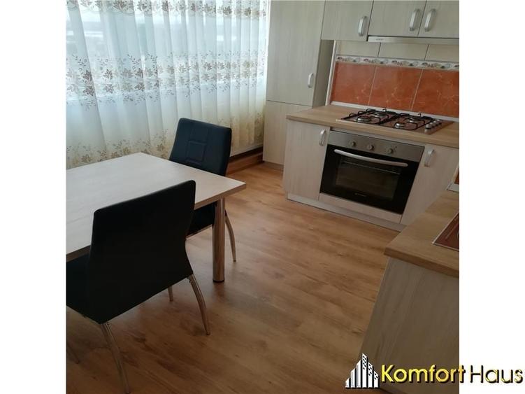 Apartament cu 3 camere decomandat în Ștefan cel Mare