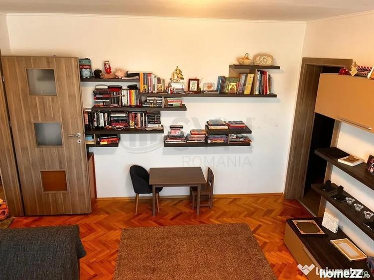 Apartament cu 3 camere semidecomandat în Ștefan cel Mare
