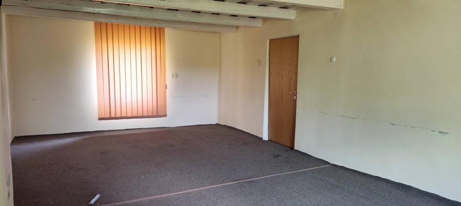 Casă cu 2 camere cu Teren 3500 Mp în Sălicea