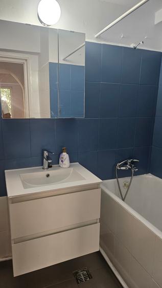 Apartament cu 3 camere în Calea Victoriei