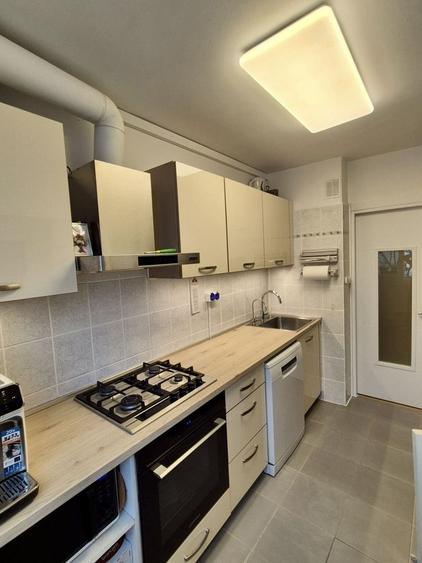 Apartament 4 camere de vanzare | Centrala proprie | - 7